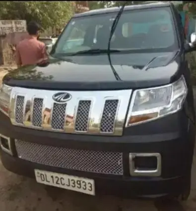 Mahindra TUV300 T4 2016