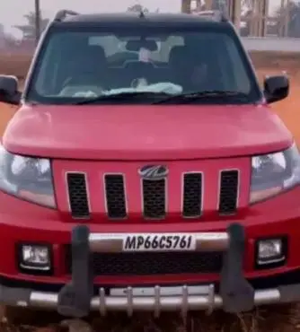 Mahindra TUV300 T10 2018