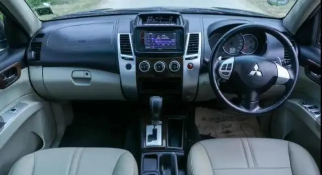 Mitsubishi Pajero SFX 2.8 2015