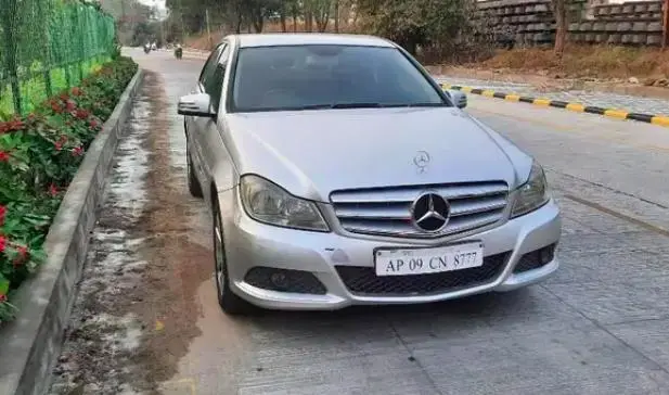 Mercedes-Benz C-Class 220 BlueEfficiency 2012