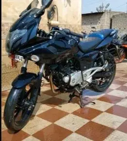 Bajaj Pulsar 220cc 2013