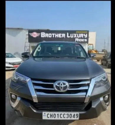 Toyota Fortuner 3.0 4x2 MT 2017