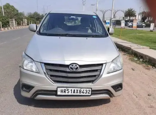 Toyota Innova 2.5 GX 7 STR BS IV 2013