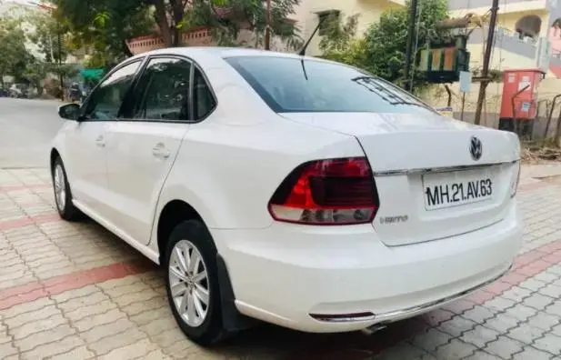 Volkswagen Vento Highline Diesel 2015