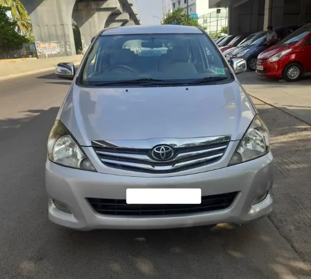 Toyota Innova 2.5 V 8 STR 2010