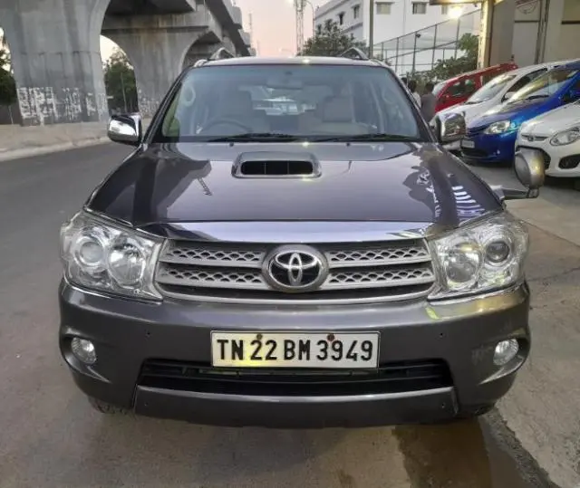 Toyota Fortuner 3.0 4x4 AT 2010
