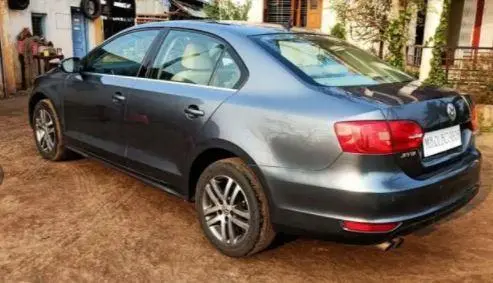 Volkswagen Jetta 2.0L TDI Highline 2013