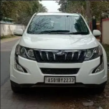 Mahindra XUV500 W10 2016