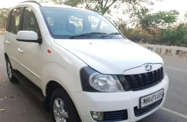 Mahindra Quanto C8 2012
