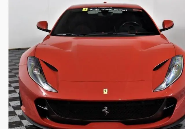 Ferrari 812 Superfast V12 2017