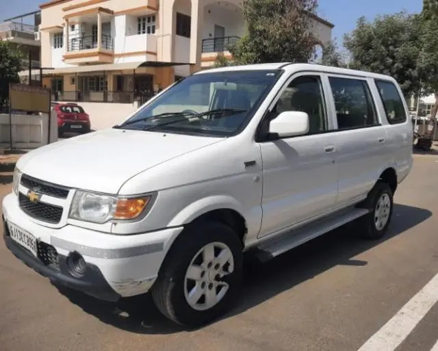 Chevrolet Tavera NEO 3 10 STR BS III 2014