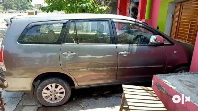 Toyota Innova 2.5 GX 7 STR BS III 2009