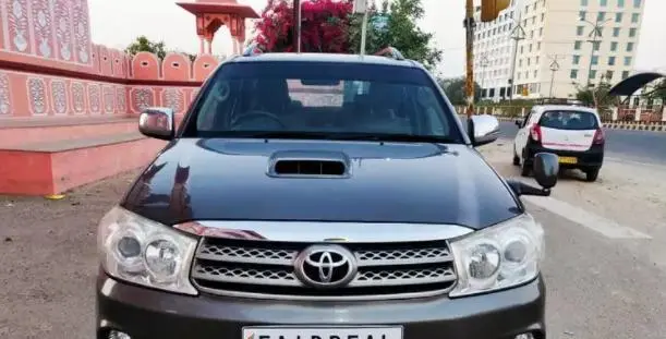 Toyota Fortuner 2.5 4x2 MT TRD Sportivo 2010