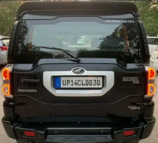 Mahindra Scorpio S10 2015