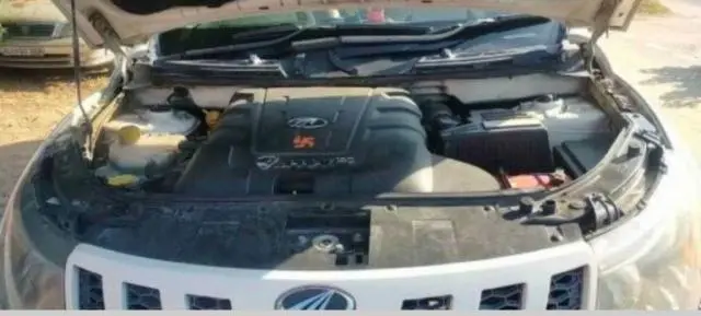 Mahindra XUV500 W8 2012