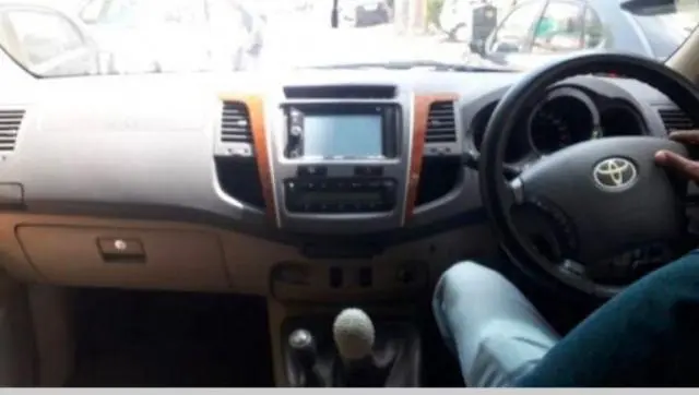 Toyota Fortuner 3.0 4x2 MT 2011