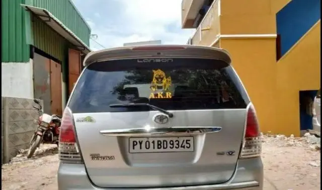 Toyota Innova 2.5 VX 7 STR BS IV 2010