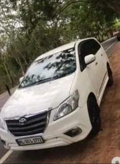 Toyota Innova 2.0 VX 7 STR BS IV 2014