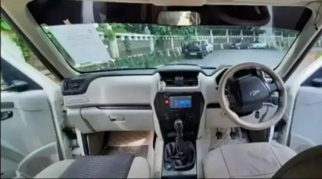 Mahindra Scorpio S4 Intelli-Hybrid 2017