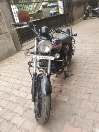 Bajaj Avenger 220cc 2016