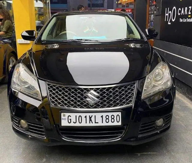 Maruti Suzuki Kizashi MT 2011