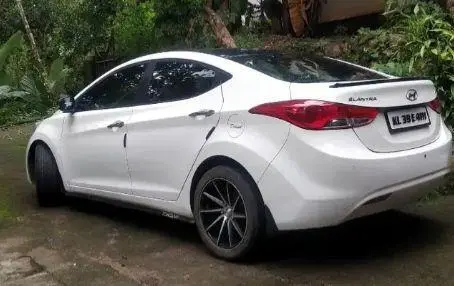 Hyundai Elantra 1.6 SX MT 2012