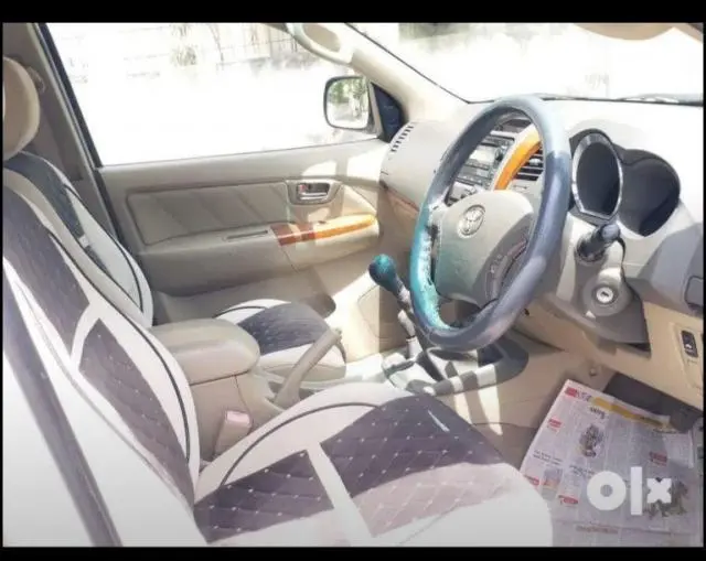 Toyota Fortuner 3.0 4x2 MT 2011