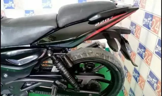 Bajaj Pulsar 220cc 2010