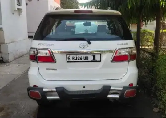Toyota Fortuner 3.0 4X4 MT 2010