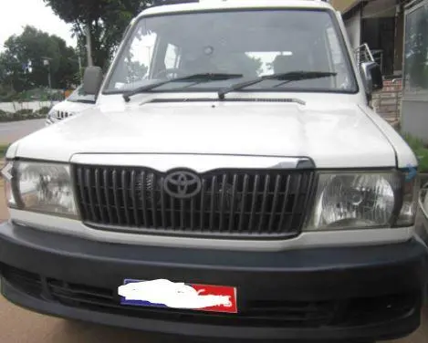 Toyota Qualis GS G5 2004