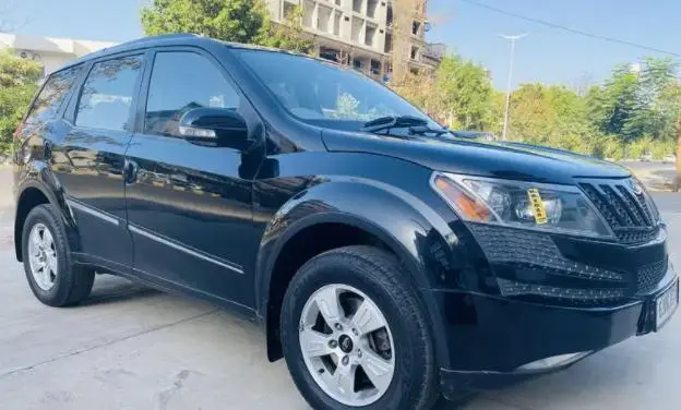 Mahindra XUV500 W8 2WD 2015