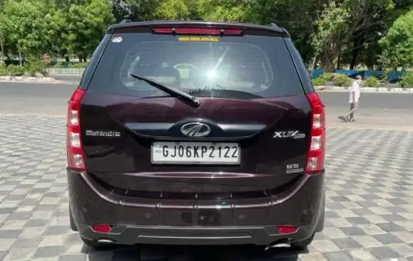 Mahindra XUV500 W6 AT 2017