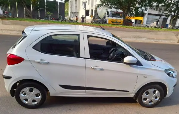 Tata Tiago Revotron XT 2018