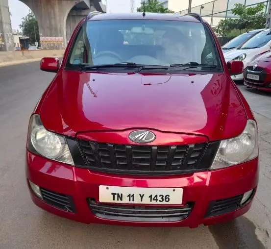 Mahindra Quanto C8 2013