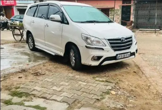 Toyota Innova 2.0 VX 2013