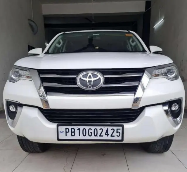 Toyota Fortuner 2.8 4x2 AT 2017