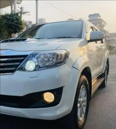 Toyota Fortuner 2.8 4x4 AT 2016