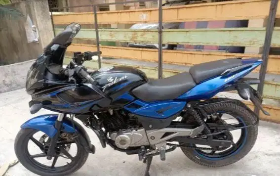 Bajaj Pulsar 220F 2016
