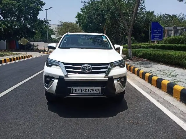 Toyota Fortuner 2.8 4x2 AT 2018