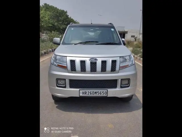 Mahindra TUV300 T8 AMT mHAWK100 2018