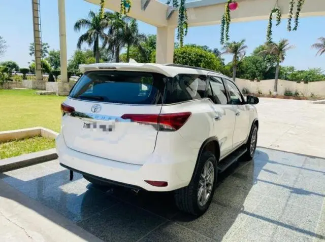 Toyota Fortuner 2.8 4x2 MT BS6 2021