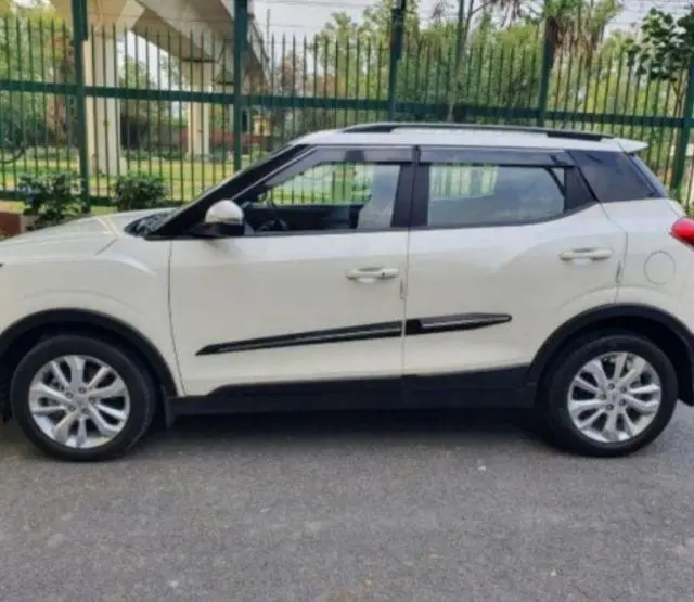 Mahindra XUV300 W8 Petrol BS6 2020