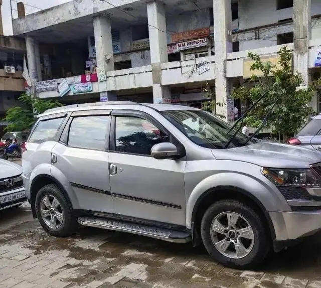 Mahindra XUV500 W8 4WD 2012