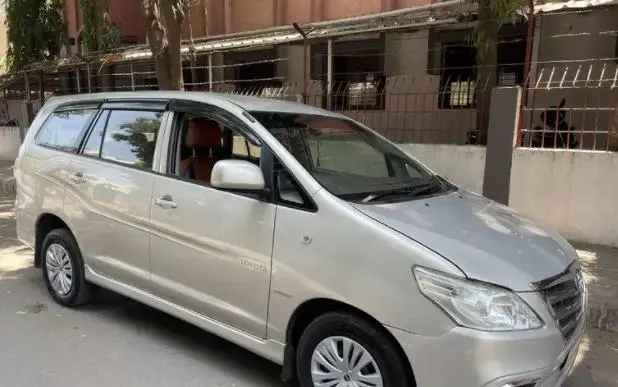 Toyota Innova 2.5 G (Diesel) 8 Seater BS IV 2012