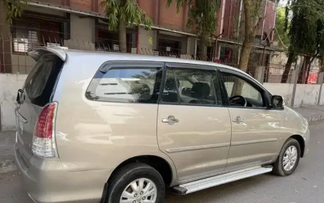 Toyota Innova 2.5 V 8 STR 2009