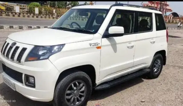 Mahindra TUV300 T10 2018