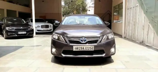Toyota Camry 2.5 AT 2015
