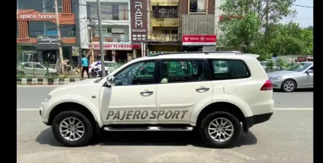 Mitsubishi Pajero Sport 2.5 AT 2015