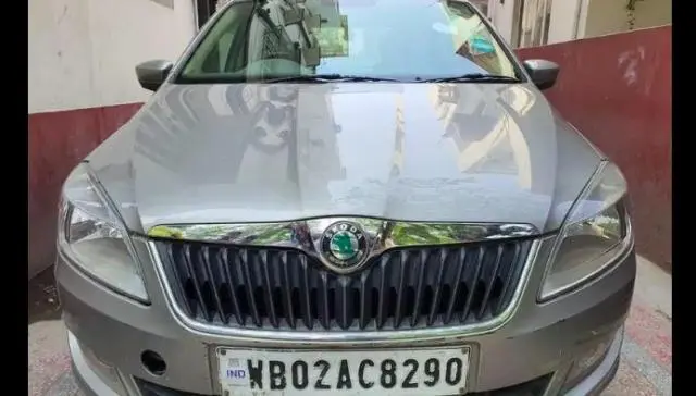 Skoda Rapid Elegance 1.6 TDI CR MT 2013