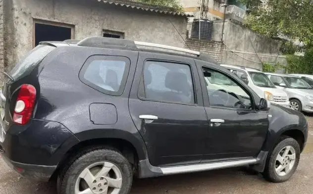 Renault Duster 85 PS RXZ 4X2 MT 2012